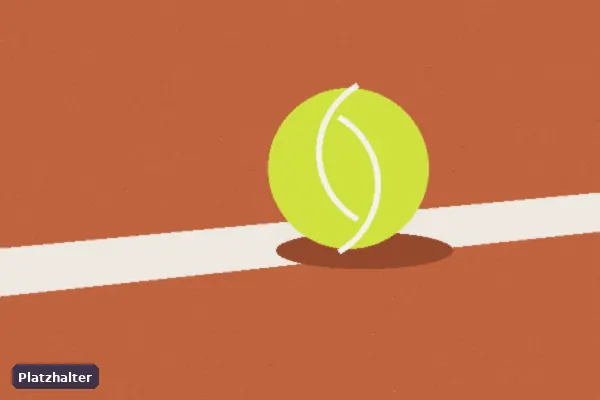 Tennisball auf der Linie eines Sandplatzes